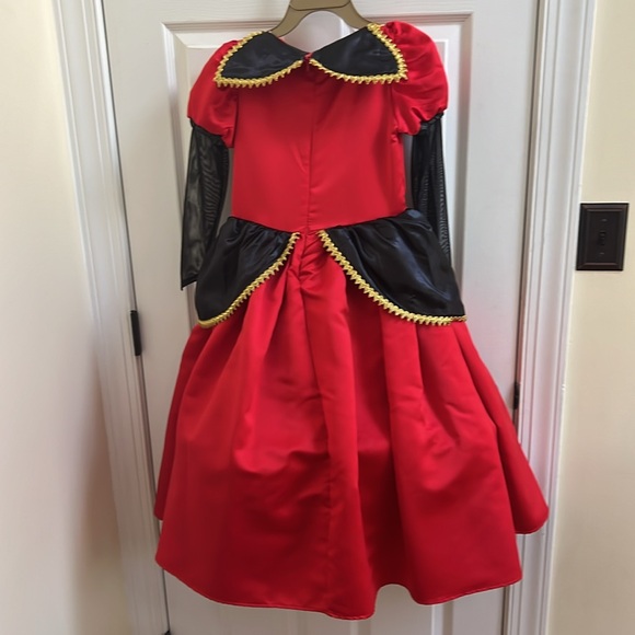 Disguise Vampire Queen Costume Size M (8/10) - Picture 7 of 10